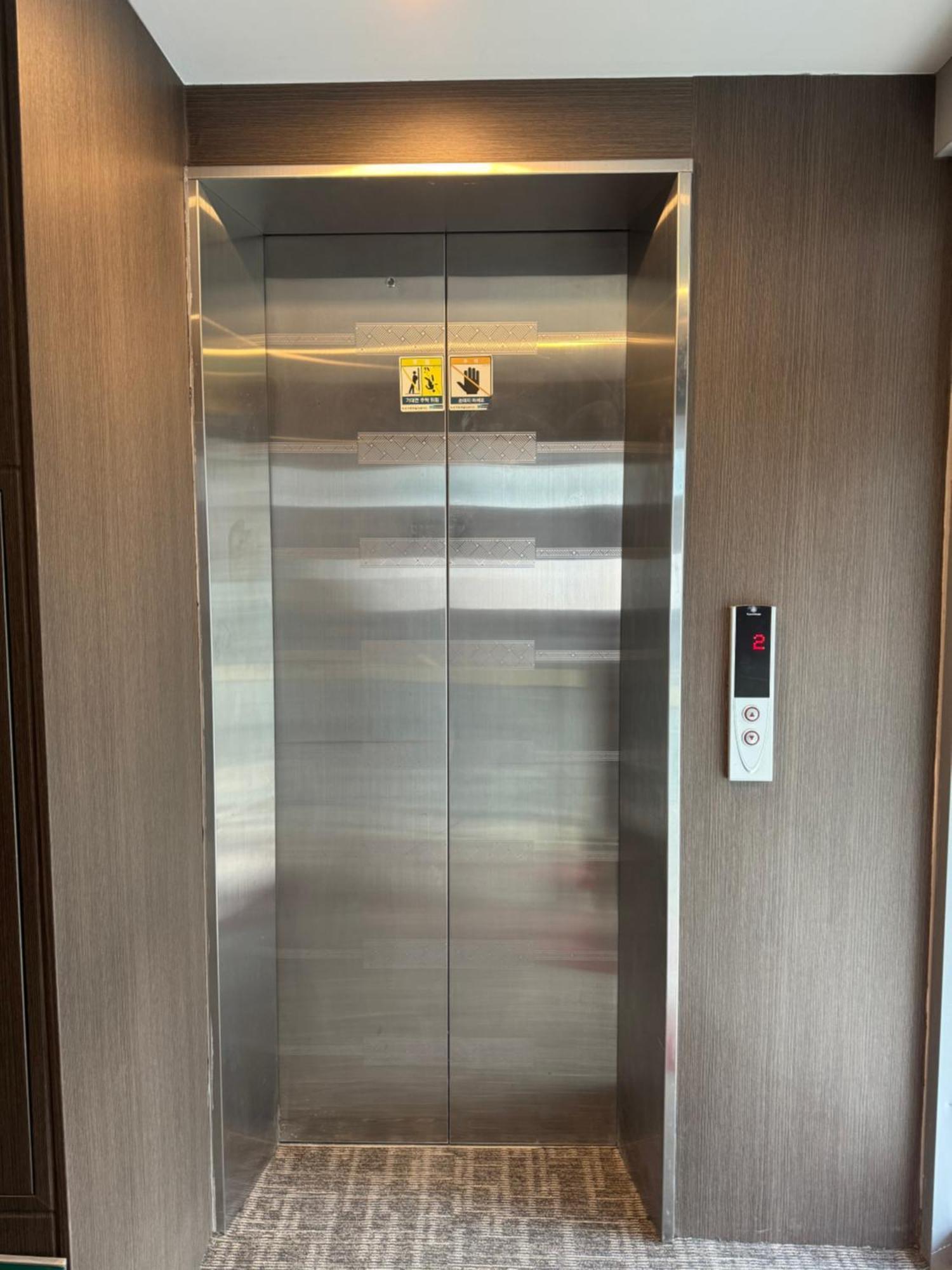 Oyo Hostel Myeongdong 6 โซล ภายนอก รูปภาพ