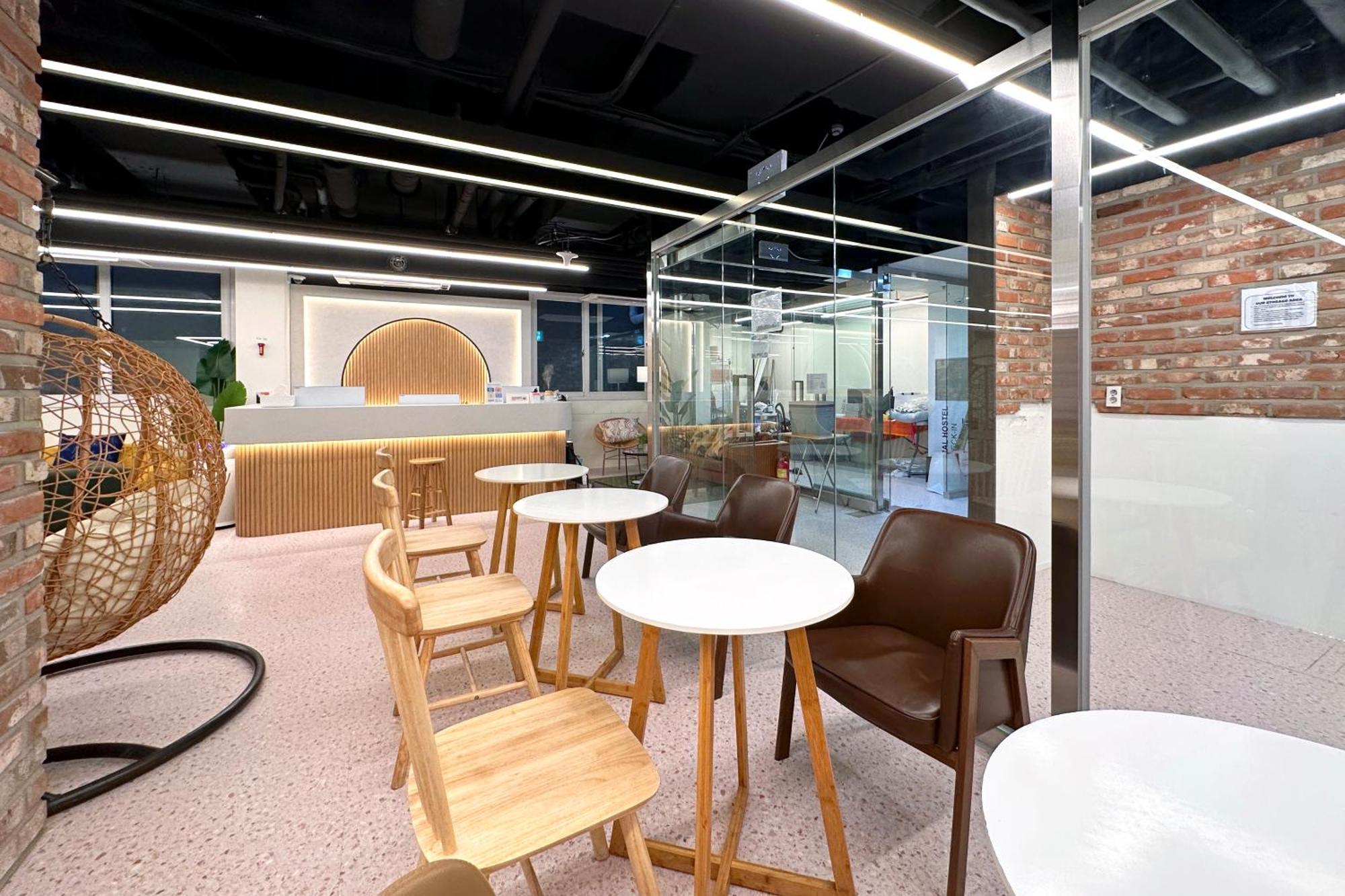 Oyo Hostel Myeongdong 6 โซล ภายนอก รูปภาพ